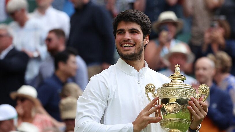 Strahlender Sieger: Carlos Alcaraz ist in Wimbledon der erste neue Sieger seit 2013