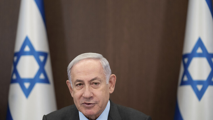 Benjamin Netanjahu, Premierminister von Israel, leitet eine Kabinettssitzung im Büro des Premierministers. Foto: Ohad Zwigenberg/AP Pool/dpa