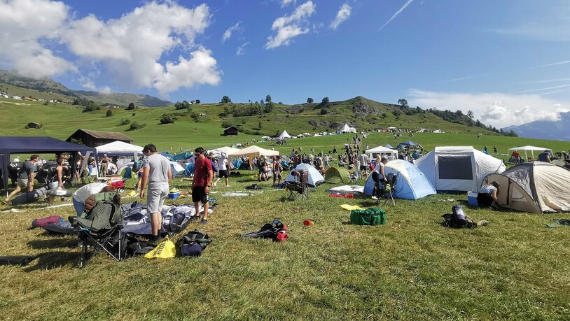 Alles bereit: Die ersten Zelte stehen am Open Air Lumnezia.