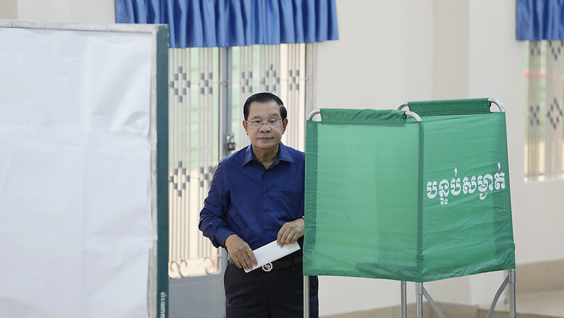Langzeit-Ministerpräsident Hun Sen wird wohl an der Macht bleiben. Foto: Heng Sinith/AP/dpa