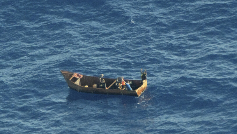 Vor der Küste Tunesiens sind erneut mehrere Migranten tot aufgefunden worden. Foto: Karolina Sobel/Sea Watch/AP/dpa