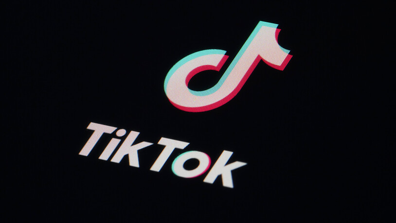 Irische Datenschützer haben gegen Videodienst TikTok einen Millionenstrafe verhängt. Im Verdikt geht es um den Schutz Minderjähriger.(Archivbild)