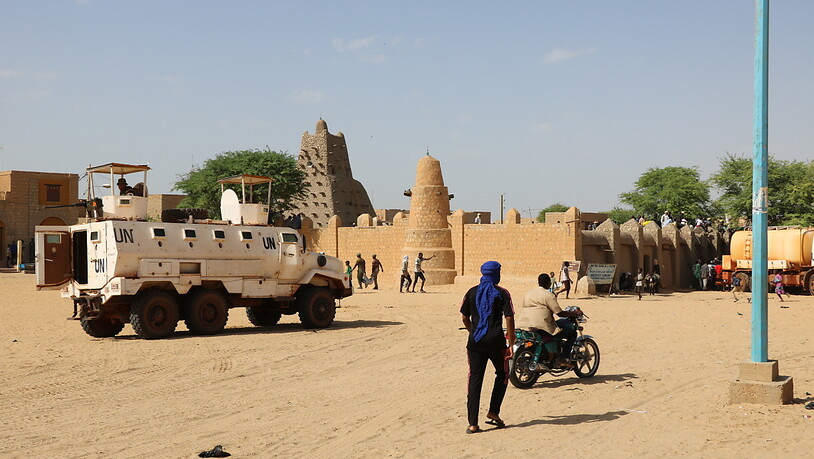 ARCHIV - Streitkräfte der Vereinten Nationen patrouillieren in den Straßen von Timbuktu. Foto: Moulaye Sayah/AP/dpa