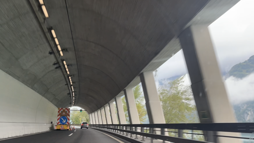 Einspurig befahrbar: Seit Montagabend können Autofahrerinnen und Autofahrer einspurig auf der A3 in Richtung Zürich fahren.