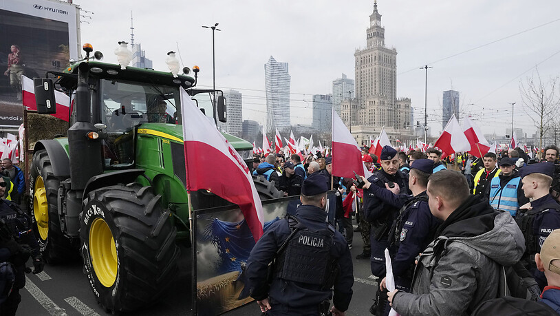 Po rozmowach z rządem: Polscy rolnicy chcą kontynuować protesty