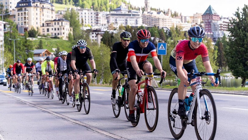Schnaufpause: Nach dem Erklimmen des Albulas und der Abfahrt Richtung St. Moritz können die Fahrerinnen und Fahrer ein Stück geradeaus fahren.