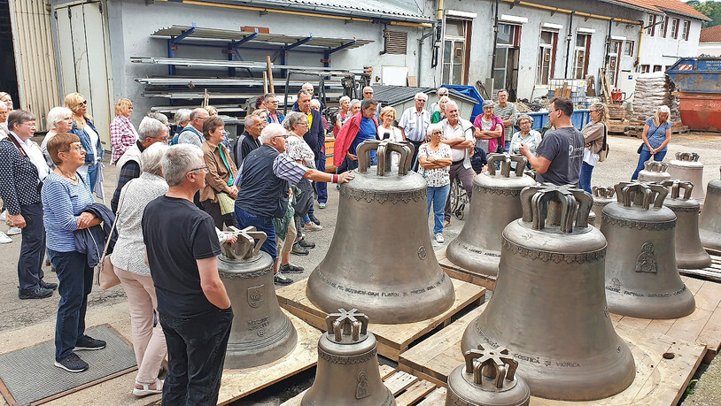 Eine eindrückliche Führung im Glockenwerk Perner präsentierte den interessierten Davosern den langwierigen Entstehungsprozess einer Glocke. Am traditionellen Kunsthandwerk hat sich bis heute nichts verändert.