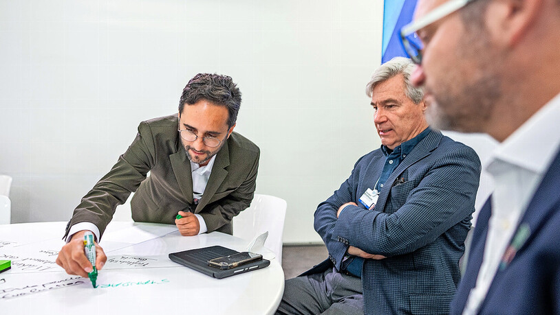 Diego Saez Gil, Founder and Chief Executive Officer, Pachama, Argentina, spricht über «The ‹Net› in Net Zero». 