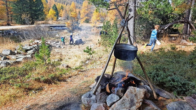 Entwarnung: Bei offiziellen Feuerstellen darf man im Wald wieder kochen.