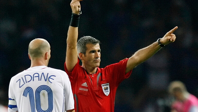 Rot zum Ende der Karriere: Zinedine Zidane wird im WM-Final nach einer Tätlichkeit vom Feld gestellt.
