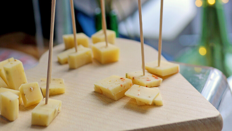 Köstlicher Käse: Mit viel Liebe zum Detail werden die Spezialitäten hergerichtet.