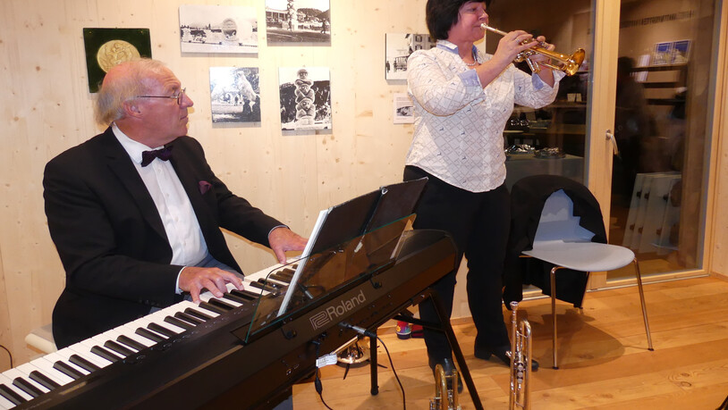 Umrahmten die Veranstaltung musikalisch: Ulrich Weissert und Joan Retzke.