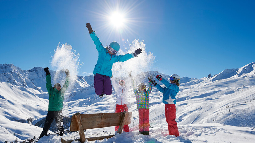 Pulverschnee: Schon ab kommenden Samstag kann die ganze Familie den ersten Schnee in den Bergen geniessen.