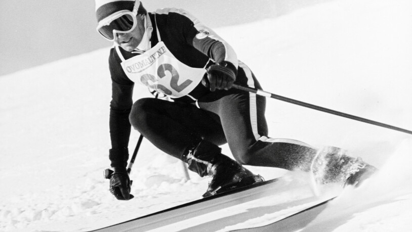 Auf den Slalom-Ski: Dumeng Giovanoli bestreitet ein Rennen.