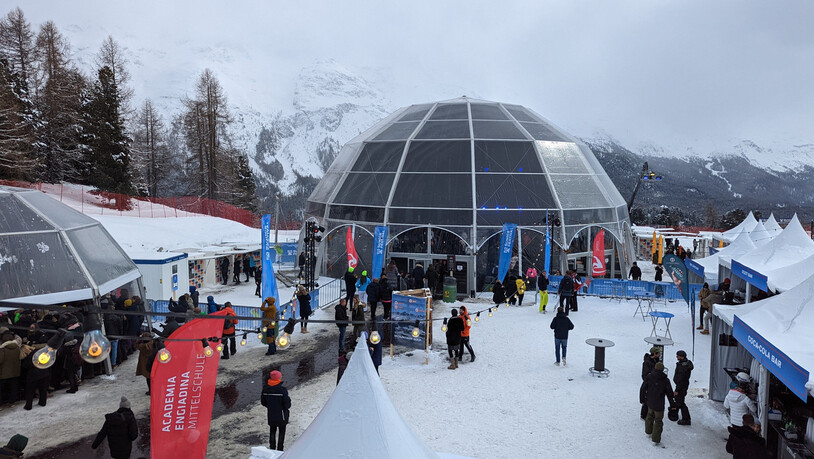 Gelände von Aussen: Das Festival findet auf über 2000 Meter über Meer in St. Moritz statt.