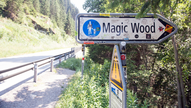 Auf der Zufahrtstrasse des Magic Wood gibt es häufig Probleme.