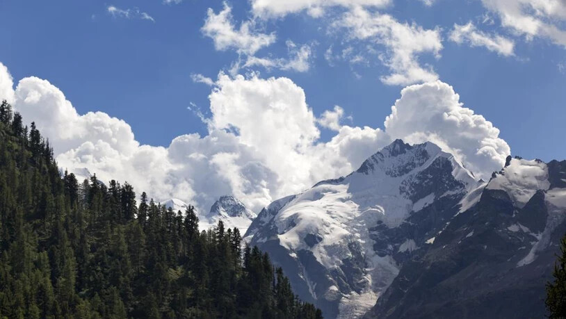 SCHWEIZ DREIER SEILSCHAFT AM PIZ BERNINA TOEDLICH VERUNGLUECKT
