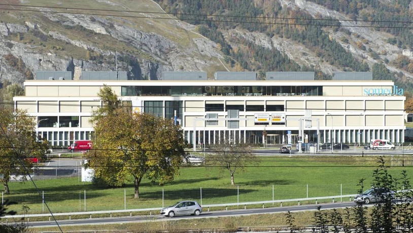 Das Medienhaus in Chur beherbergt nebst den Büros der SOMEDIA AG auch Klassenräume des Multimedia-Production-Studienganges der HTW Chur.