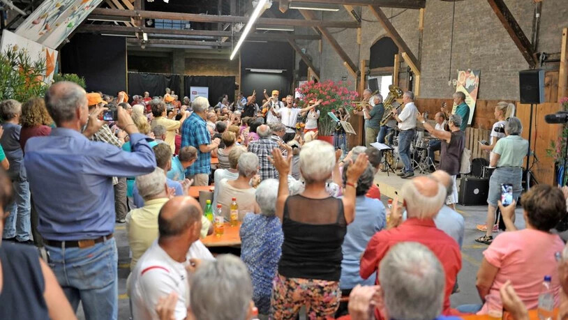 Güterschuppen, Scherrer, Reto, Party, Mikrofon, Radio, SRF, Radiomoderator