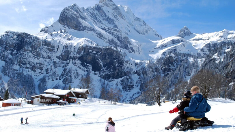 Wintersaison, Skigebiet, Schlitteln, Tourismus, Braunwald