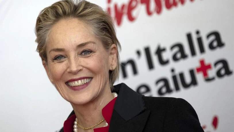 Dürfte es locker nehmen: Sharon Stone macht mit einer Schweizer Schlichtungsbehörde Bekanntschaft.