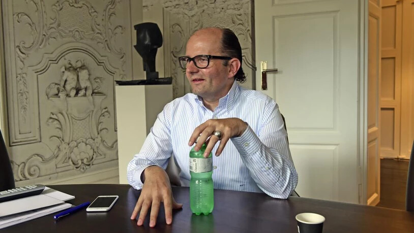 Der Unternehmer Remo Stoffel bei einem Interview in seinem Büro in Chur.