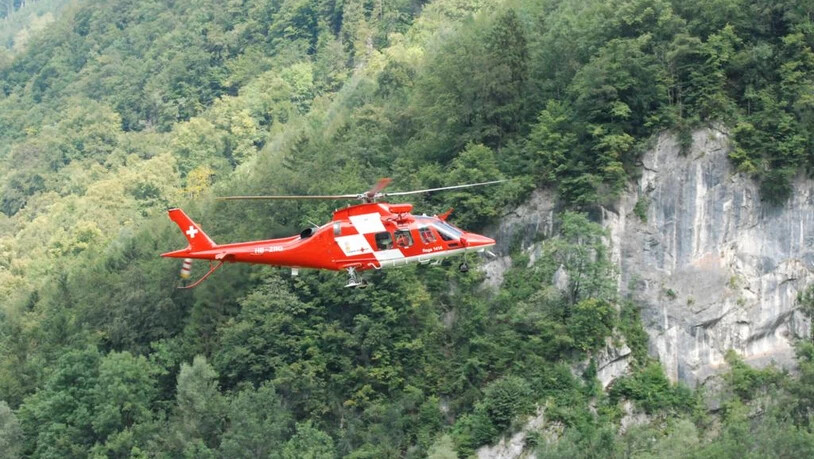 Ein Rega-Helikopter wurde für einen Suchflug eingesetzt.