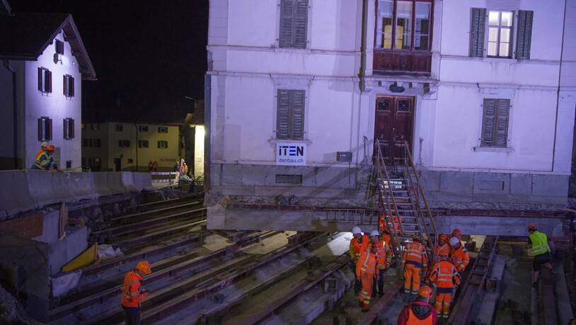 Verschiebung der weissen Villa in Mulegns