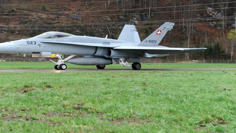 Die FDP Glarus spricht sich für neue Kampfflugfzeuge aus, die dereinst auch die F/A-18 ersetzen sollen.