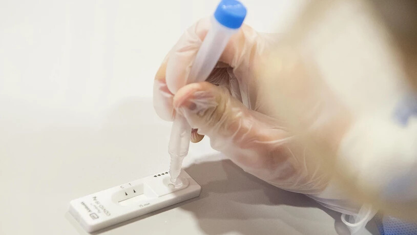 Dezembersession Grosser Rat Grossrat Davos Kongress Kongresszentrum Bündner Parlament Corona Coronatest Schnelltest Covid 19 Test Antigen