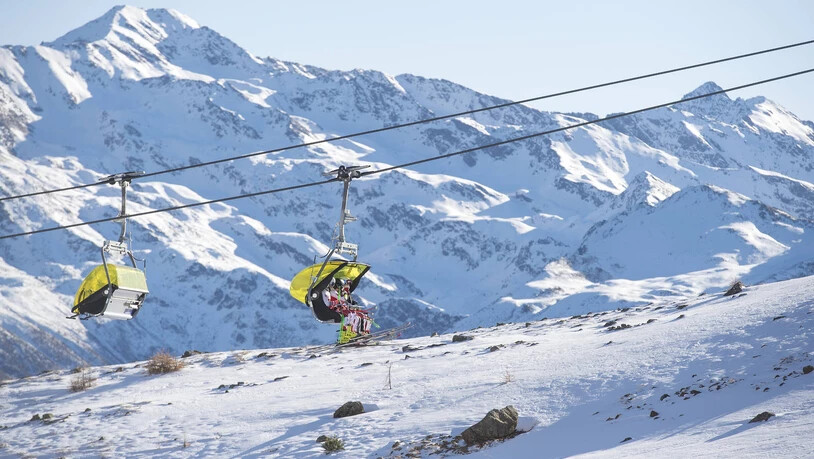 Trotz schönem Wetter: Aufgrund der Corona-Pandemie sind die Februar-Zahlen der Bergbahnen Graubünden wenig erfreulich.