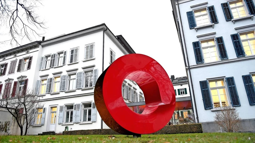 Die Drei Denkmal Wahrzeichen drei Gemeinden Symbol Symboldbild für Glarus hoch 3