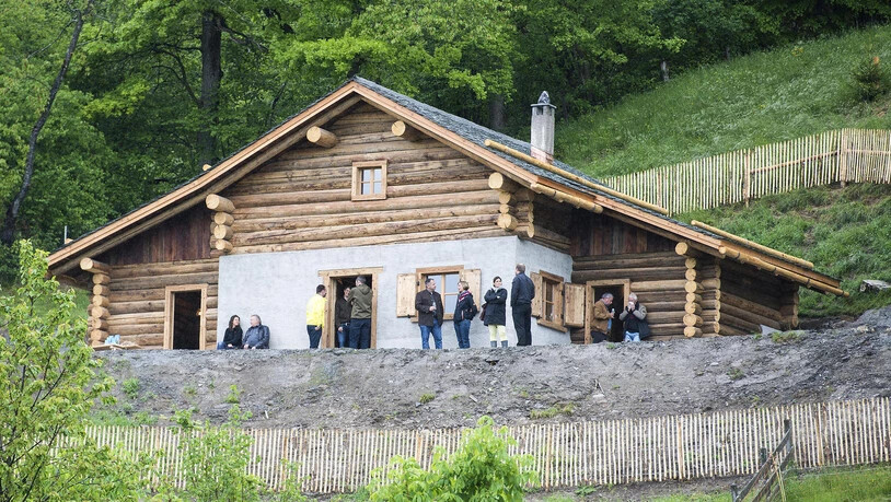 Die Heidi-Alphütte oberhalb vom Heididorf in Maienfeld bekommt Konkurrenz. Bild Olivia Item