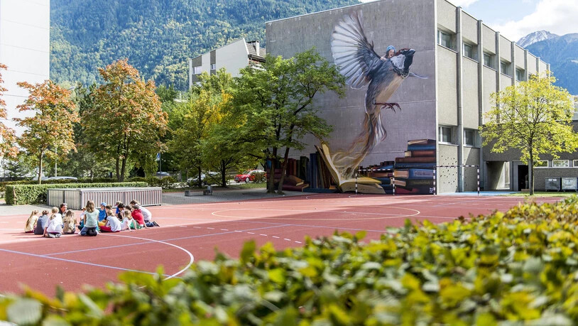 Banes Graffiti an der Wand des Schulhauses Lachen in Chur. Bild Yanik Bürkli