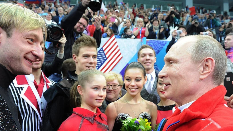 Der erneut zurückgetretene Jewgeni Pluschenko (links) nimmt Gratulationen vom russischen Präsidenten Wladimir Putin entgegen
