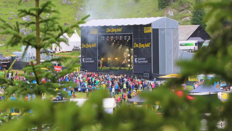 4000 Schlagerfans feierten auf der Alp Plaun.