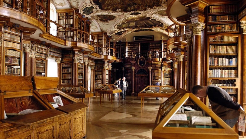 Die Stiftsbibliothek St. Gallen ist eine von acht musealen Institutionen, die ab 2018 neu Betriebskostenbeiträge vom Bund bekommen. (Archivbild)
