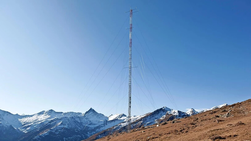 Dieser Mast im Gebiet des Windparks Lumnezia wurde für Windmessungen genutzt.