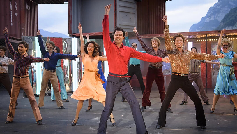 Im Disco-Fieber: Der Cast von "Saturday Night Fever" mit dem italienischen Hauptdarsteller Filippo Strocchi (Mitte). (Archivbild)