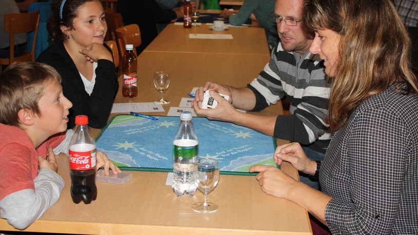 Angeregte Diskussionen beim Generationen-Jassturnier 2016 in Chur.