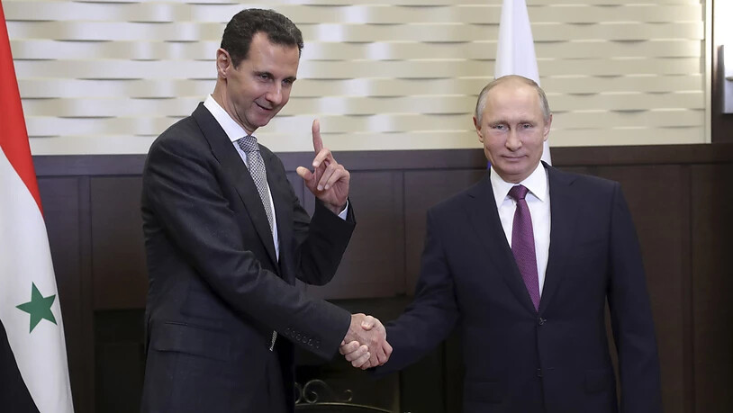 Händeschütteln am Montagabend in Sotschi zwischen  Russlands Präsident Wladimir Putin und Syriens Machthaber Baschar al-Assad.