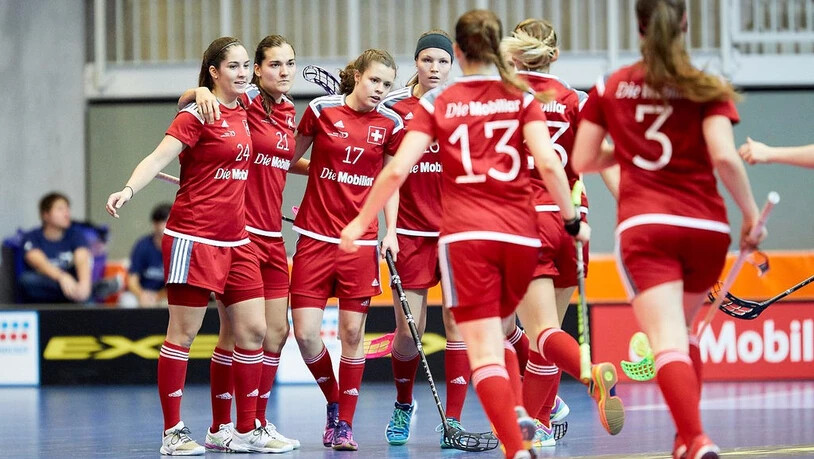 Flurina Marti und Corin Rüttimann (ganz links) sollen die Schweiz in den WM-Final führen.