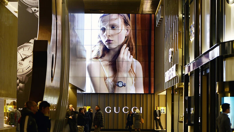 Der Luxusgüterkonzern Gucci ist wegen des Verdachts auf Steuerhinterziehung ins Visier der italienischen Justiz geraten. (Archiv)