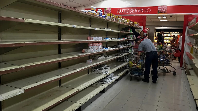 Lebensmittelknappheit stürzt Venezuela in eine Krise: Zahlreiche Supermärkte in Caracas sind leer geräumt.