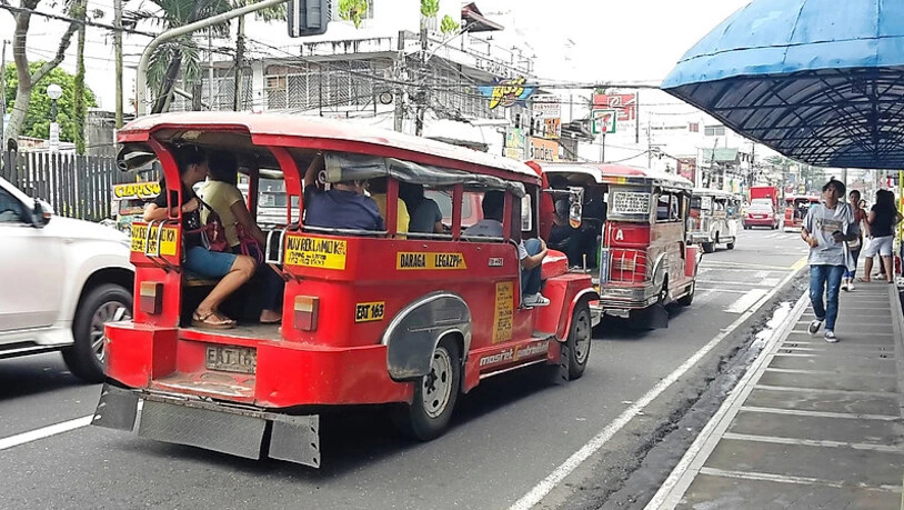 Das wichtigste Transportmittel auf den Philippinen sind Jeepneys.