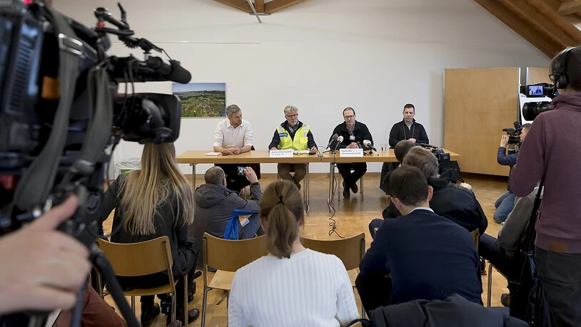 Polizei und Staatsanwaltschaft Basel-Landschaft orientierten am Sonntagnachmittag über das Tötungsdelikt am Basler Medienanwalt Martin Wagner und dem anschliessenden Selbstmord des Täters.  (KEYSTONE/Georgios Kefalas)
