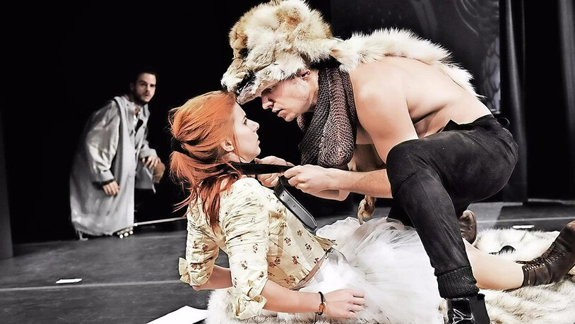 Käthchen ist die eigentlich Starke in Kleists Stück, während der Graf und die anderen Männer immer alles falsch verstehen.