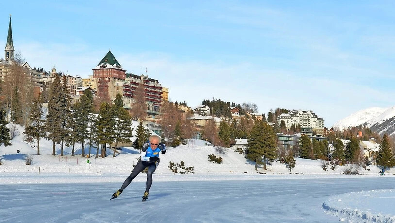 Kleine, aber feine Nische: Dass man seit diesem Jahr auch pfeilschnell über den St. Moritzersee gleiten kann, hat sich in der Szene herumgesprochen und neue Gäste ins Engadin gelockt.