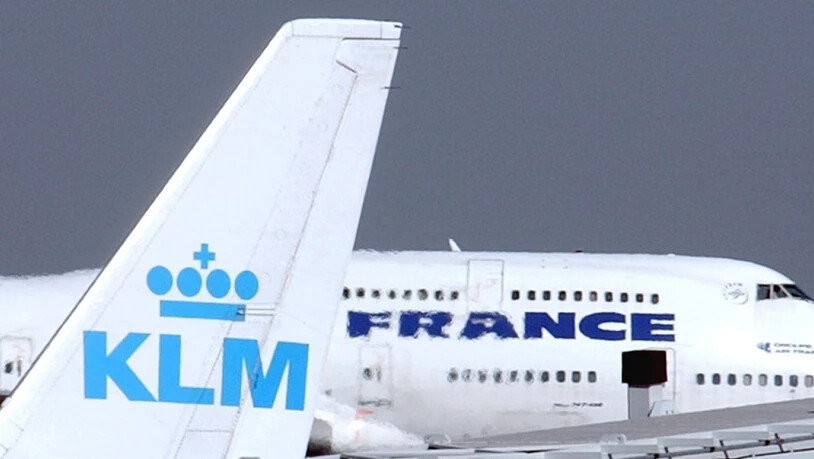 Trotz Passagier plus rote Zahlen: Eine neue Pensionsvereinbarung mit den Piloten und dem Bordpersonal von KLM brockte dem Mutterkonzern in Paris einen Verlust ein. (Archiv)