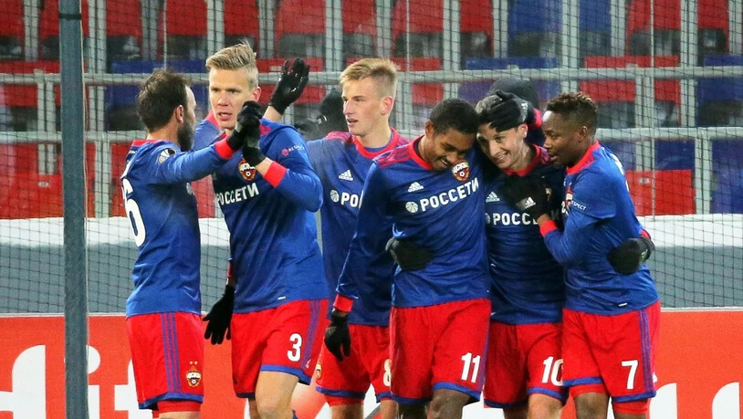 ZSKA Moskau feiert das goldene Tor gegen Roter Stern Belgrad